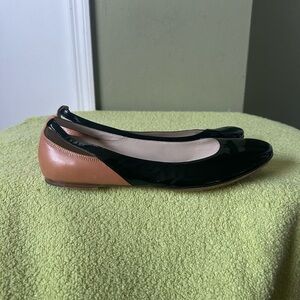 Michael Kors Black Patent and Tan Leather Flats Sz 9.5